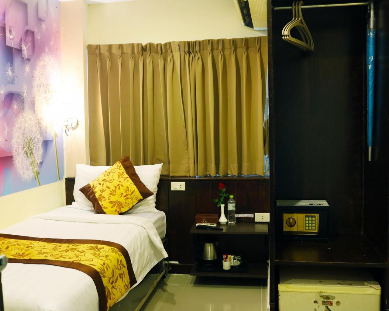 บลู เมาท์ Hotel กรุงเทพมหานคร ภายนอก รูปภาพ